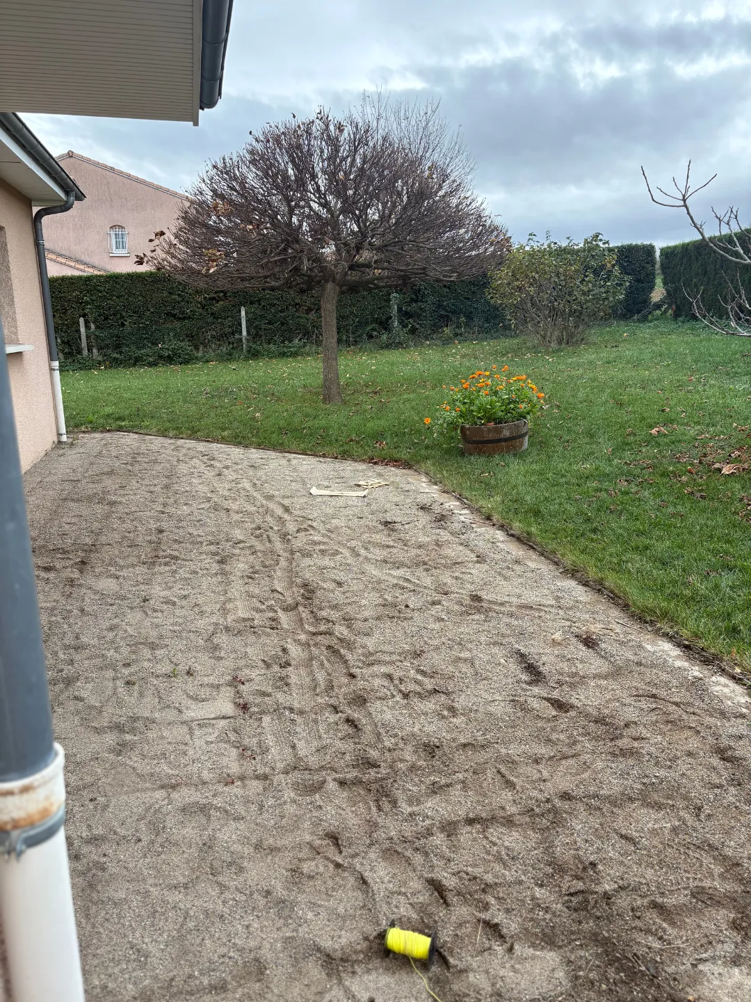 Création terrasse grès cérame martres de veyre LRB PAYSAGE 63-2