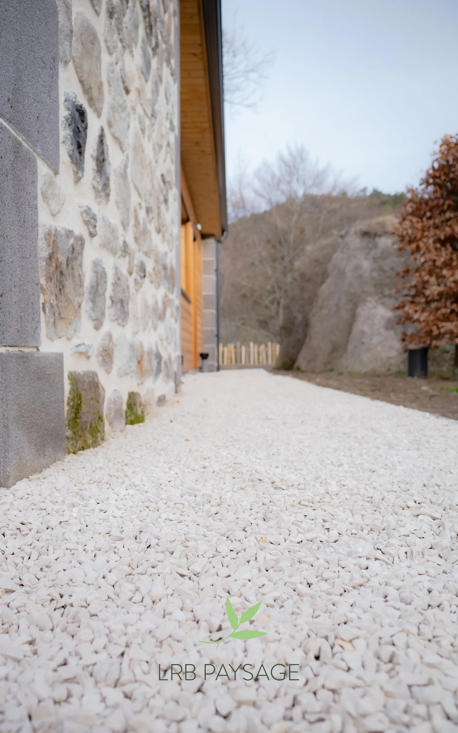 Aménagement jardin cloture dallage terrasse gres cerame Issoire LRB paysage 11
