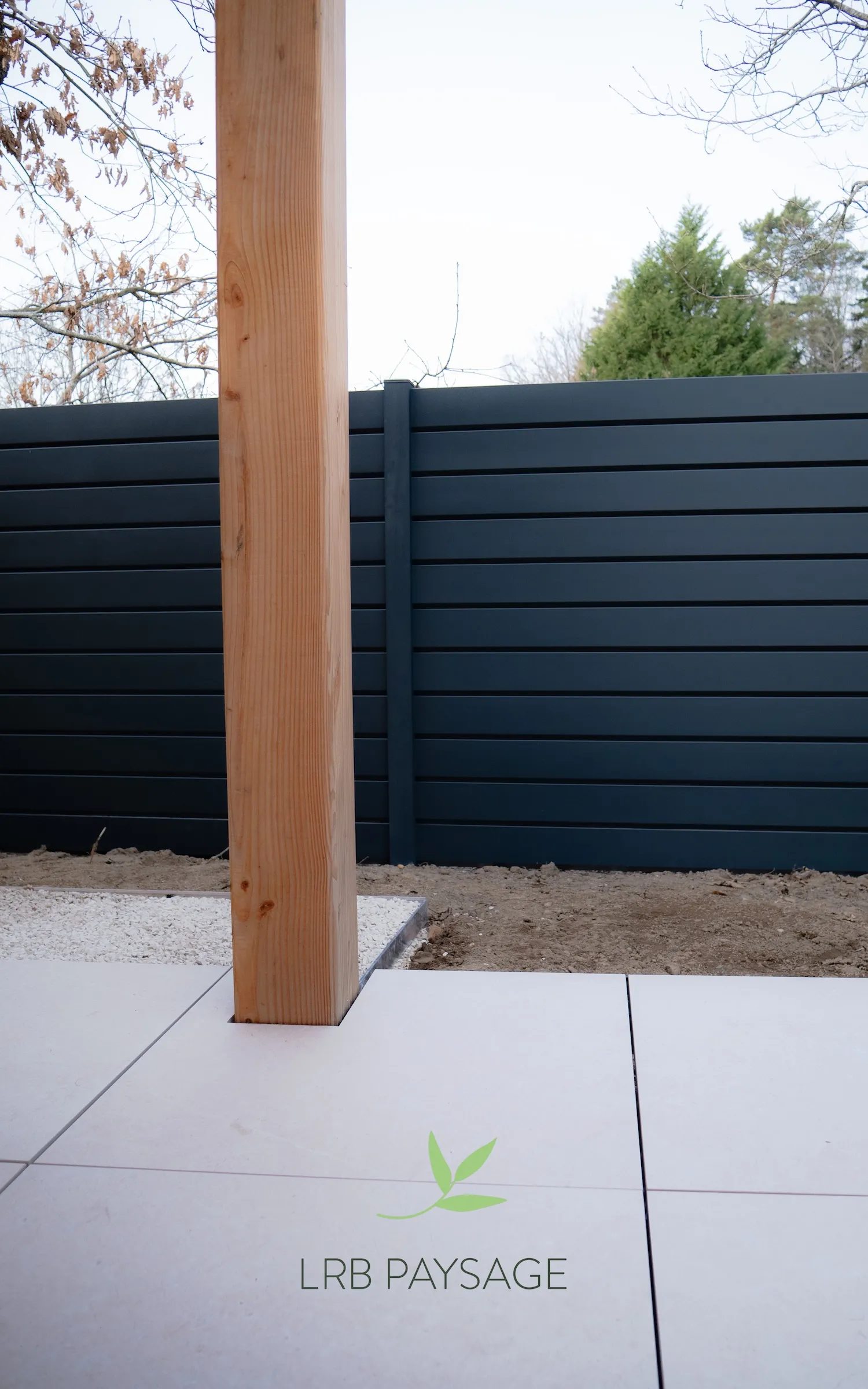 Aménagement jardin cloture dallage terrasse gres cerame Issoire LRB paysage 3