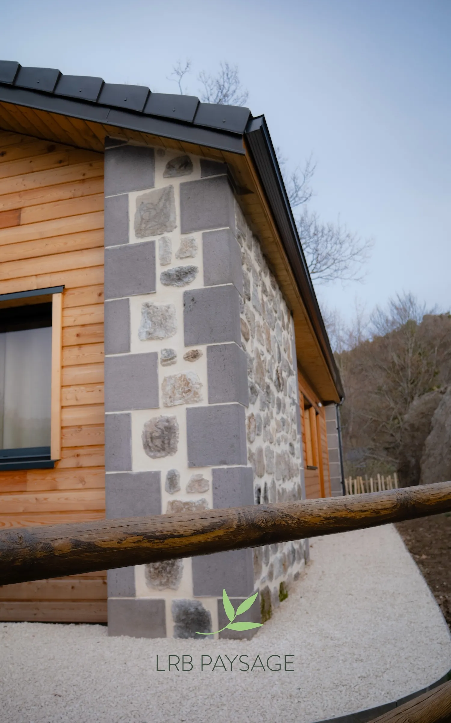 Aménagement jardin cloture dallage terrasse gres cerame Issoire LRB paysage 7